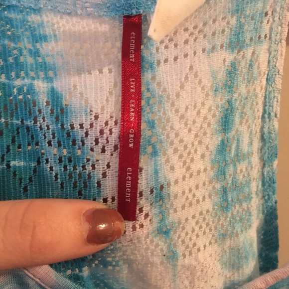 Thin material/ flowy tank / tie dye - Picture 3 of 5